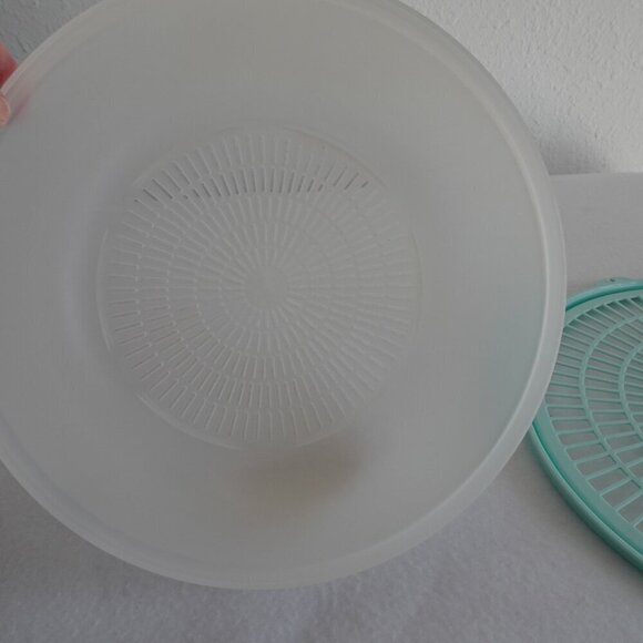 Tupperware Colander Strainer Bowl 1835-3 Flow Thru Sheer Mint Lid 1836-1 Vintage - Picture 7 of 11